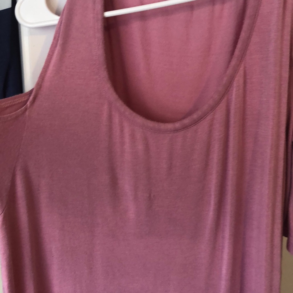 Pink long shirt with shoulder cuts